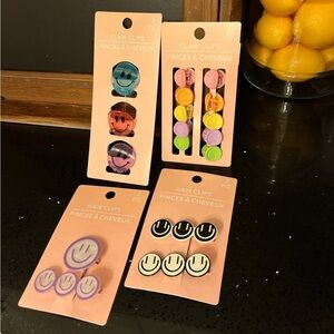 Smiley face hair accessories x 4‎ NEW